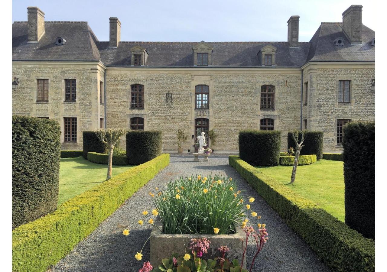 Chateau Du Bu Anctoville Exterior photo
