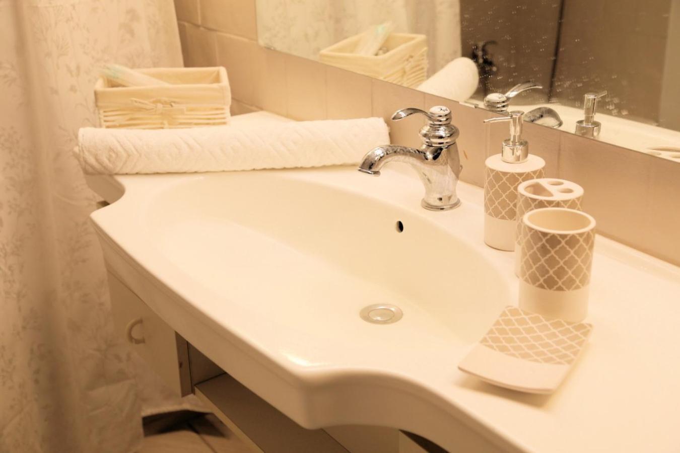Chateau Du Bu Anctoville Room photo